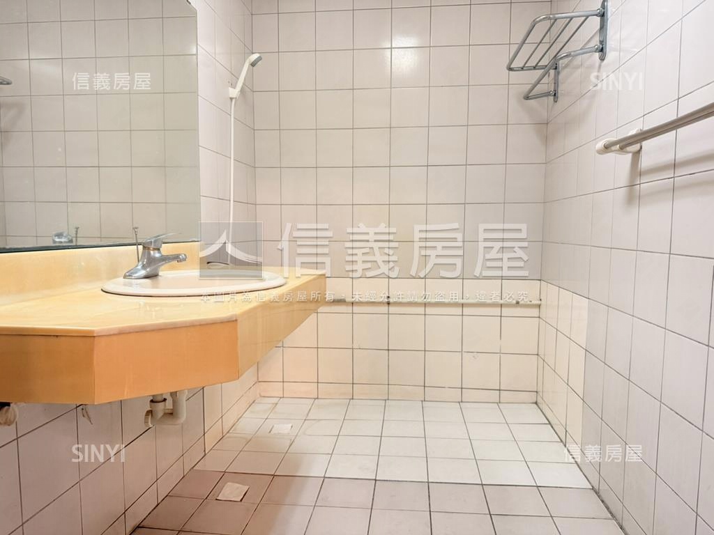 近體育場‧大智美寓頂加房屋室內格局與周邊環境
