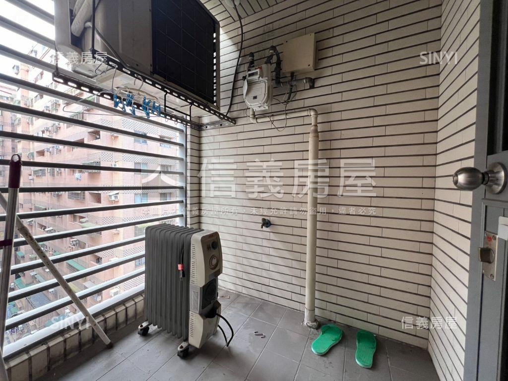 康朵次頂樓小豪宅一房車位房屋室內格局與周邊環境