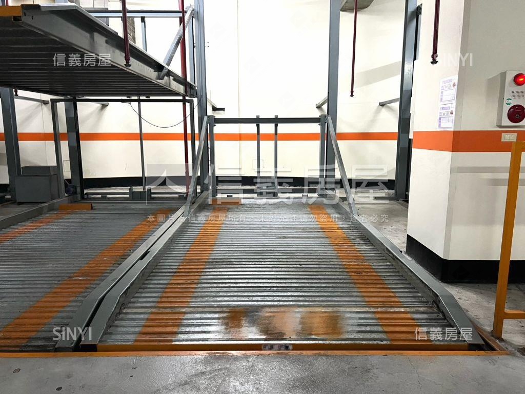 康朵次頂樓小豪宅一房車位房屋室內格局與周邊環境