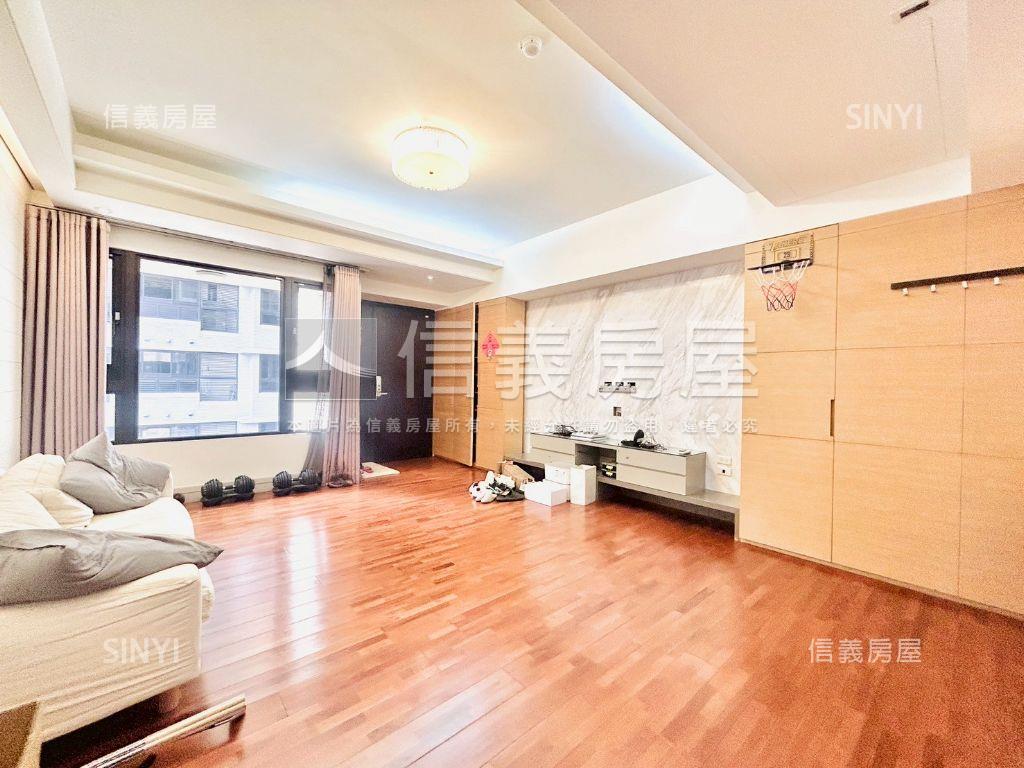 精銳米蘭裝潢大三房雙車房屋室內格局與周邊環境