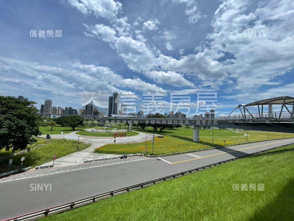 新濠漾Ⅱ高樓２房車位房屋室內格局與周邊環境