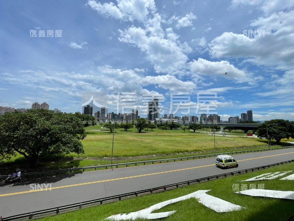 新濠漾Ⅱ高樓２房車位房屋室內格局與周邊環境