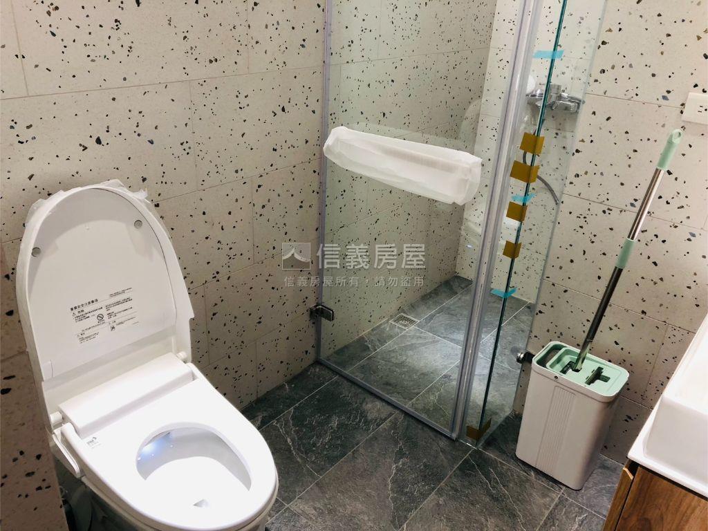 新碩稀有小家庭２房美屋房屋室內格局與周邊環境
