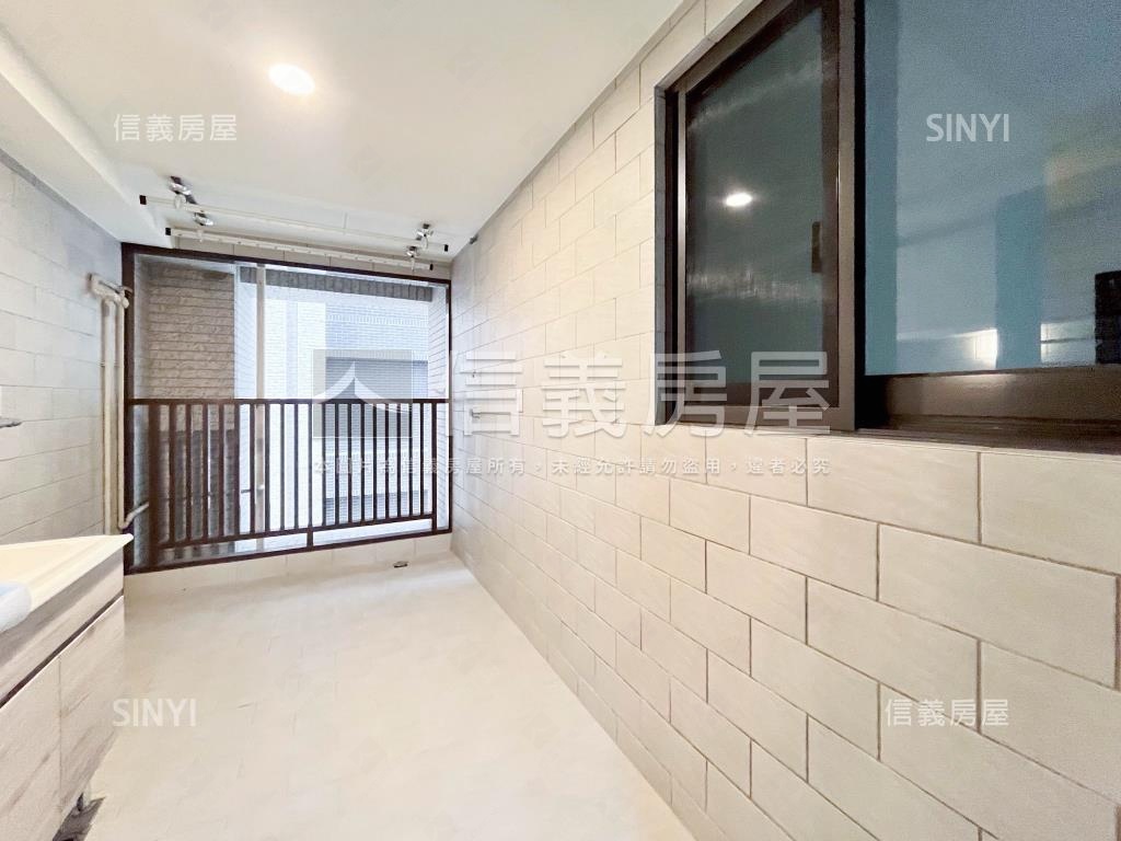 聯悅臻面社區中庭房屋室內格局與周邊環境