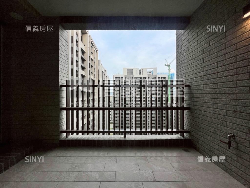 聯悅臻面社區中庭房屋室內格局與周邊環境