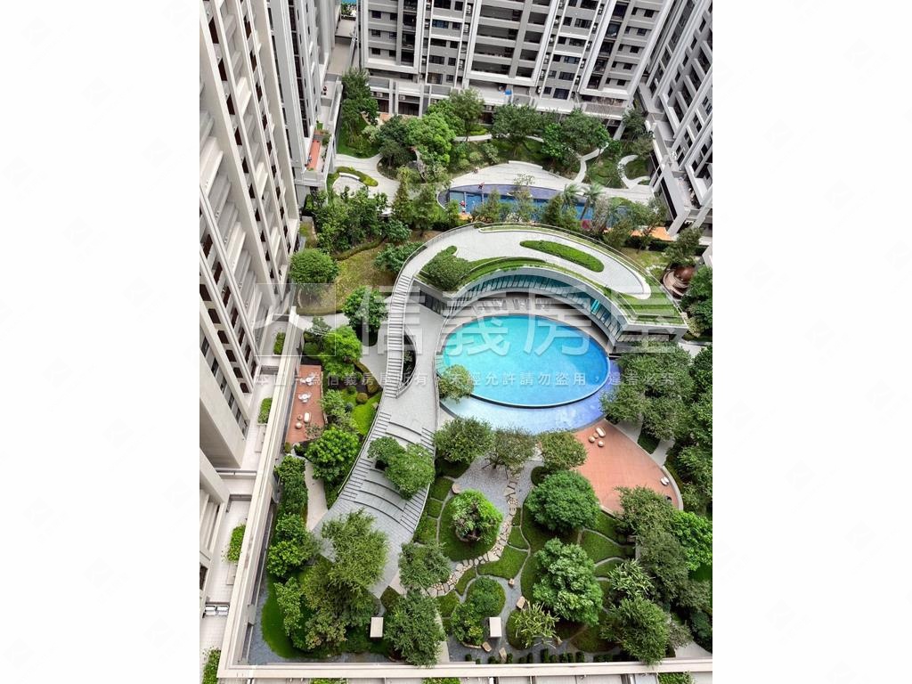 聯悅臻面社區中庭房屋室內格局與周邊環境