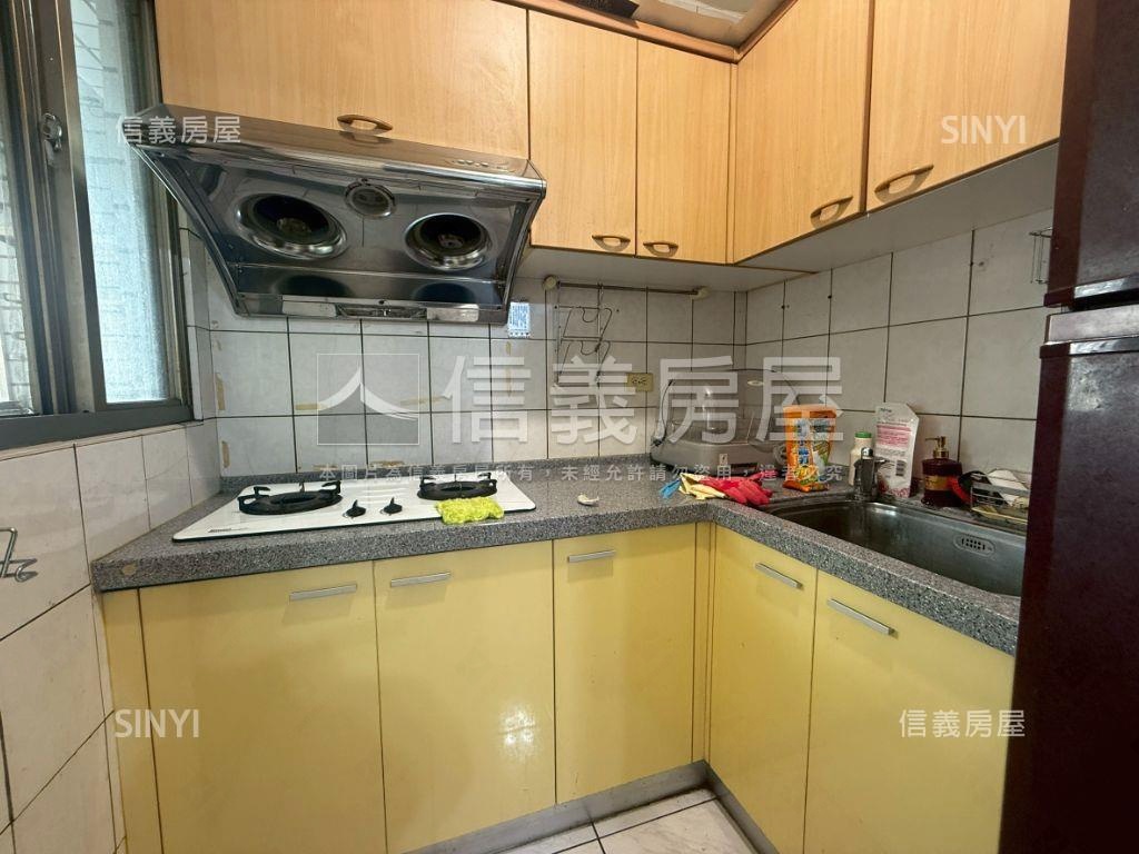 近綠園道三房附車位行情售房屋室內格局與周邊環境