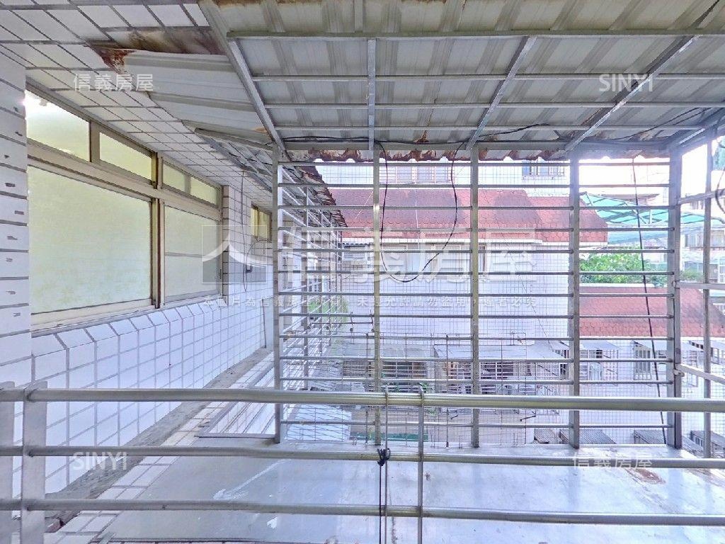 近捷運三面採光華府三房房屋室內格局與周邊環境