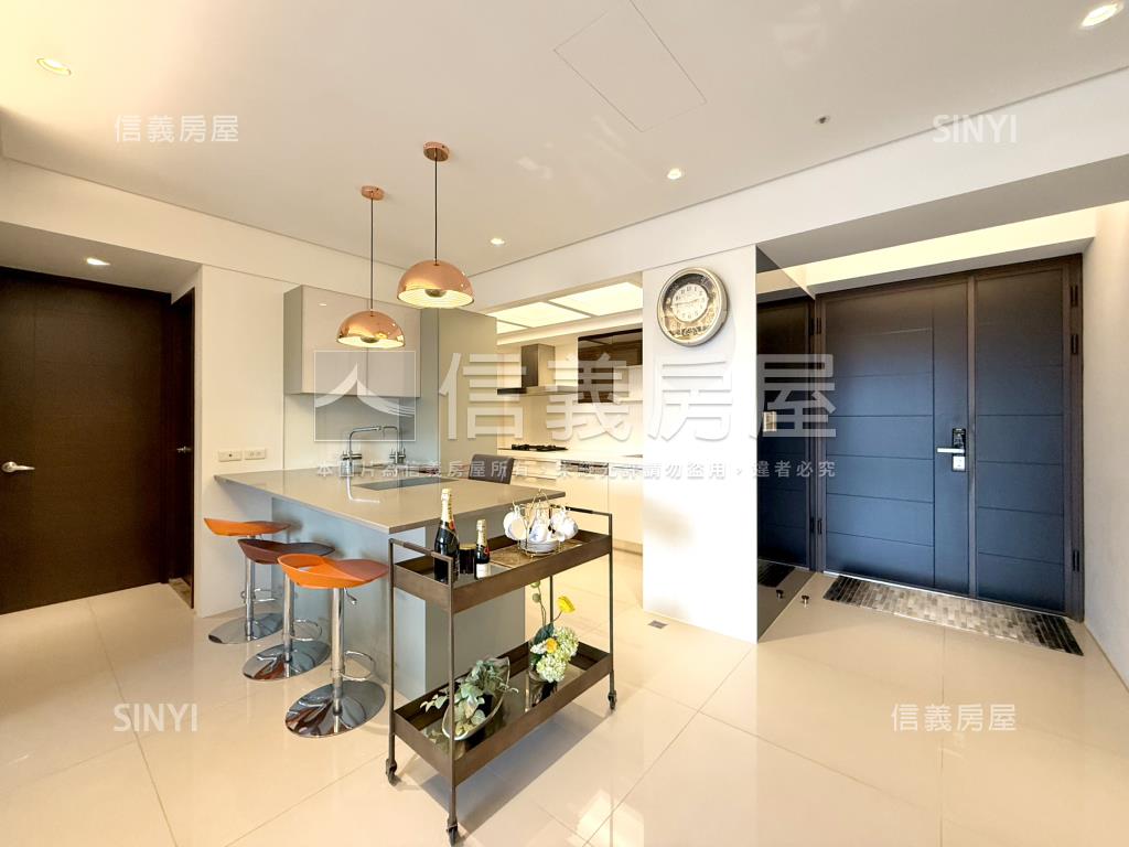 專任－富宇麗緻高樓露臺戶房屋室內格局與周邊環境