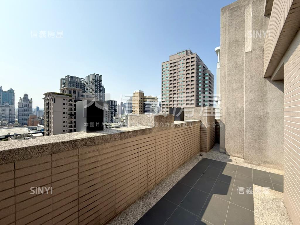 專任－富宇麗緻高樓露臺戶房屋室內格局與周邊環境