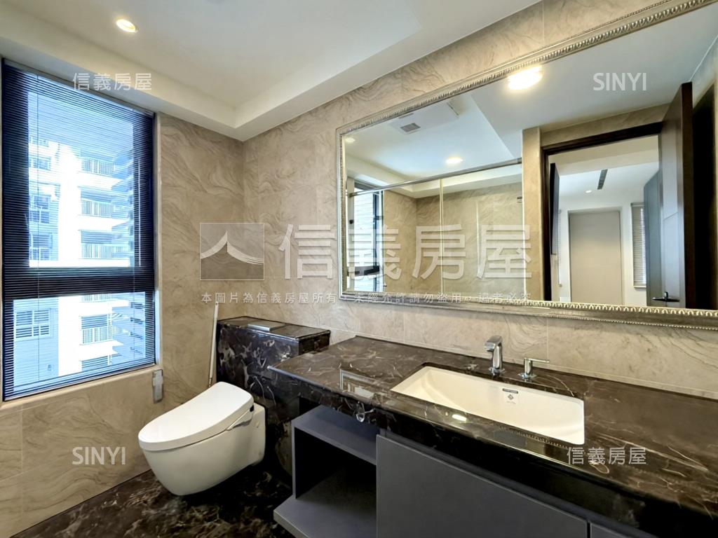 專任－富宇麗緻高樓露臺戶房屋室內格局與周邊環境