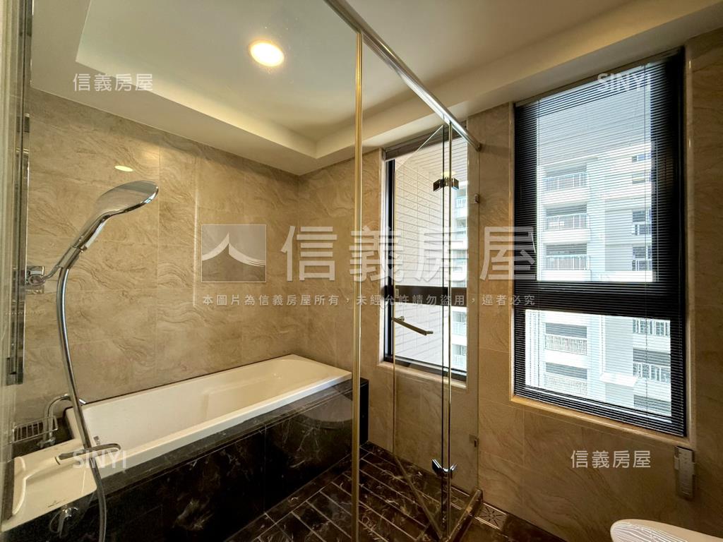 專任－富宇麗緻高樓露臺戶房屋室內格局與周邊環境