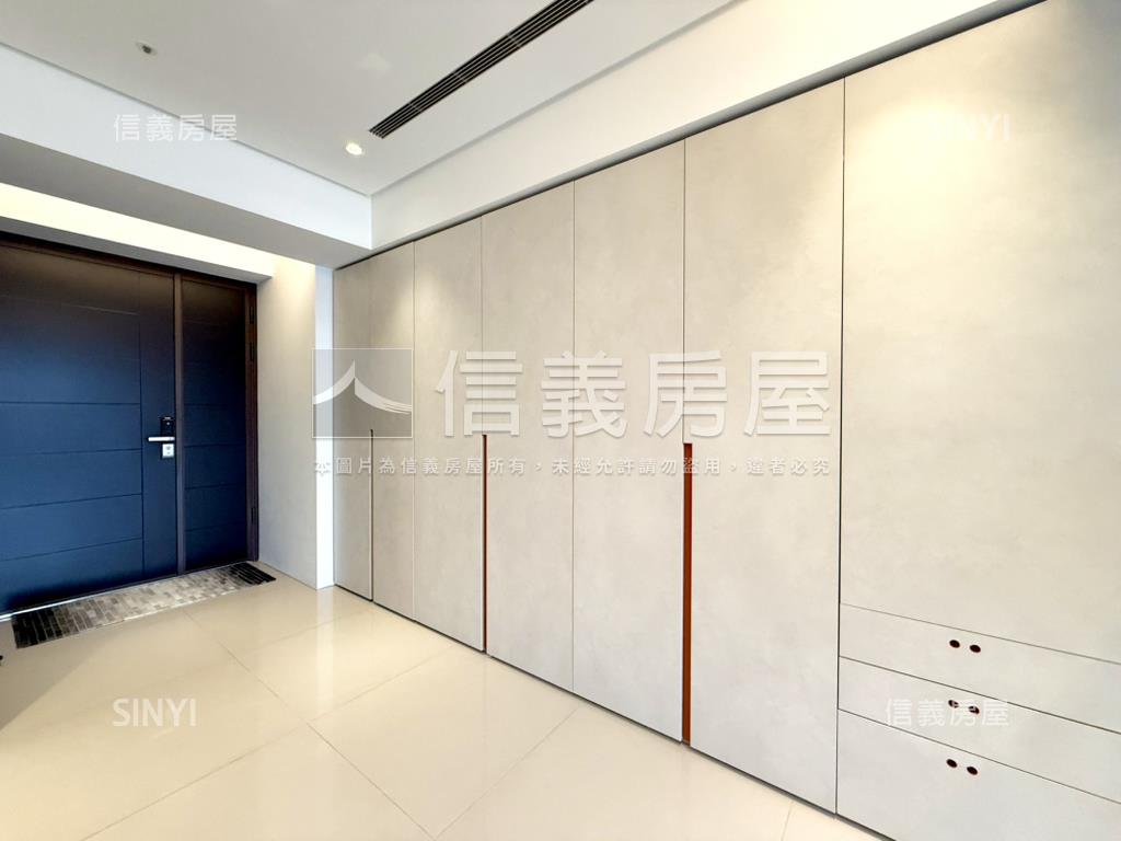 專任－富宇麗緻高樓露臺戶房屋室內格局與周邊環境