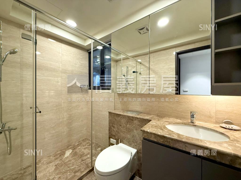 專任－富宇麗緻高樓露臺戶房屋室內格局與周邊環境