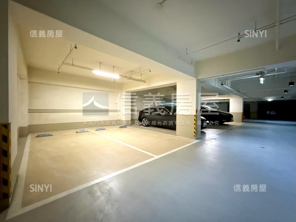 專任－富宇麗緻高樓露臺戶房屋室內格局與周邊環境