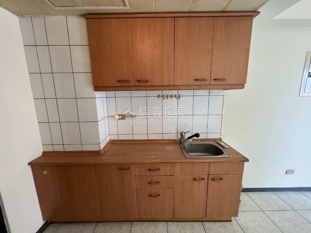 彩翼溫馨採光套房房屋室內格局與周邊環境