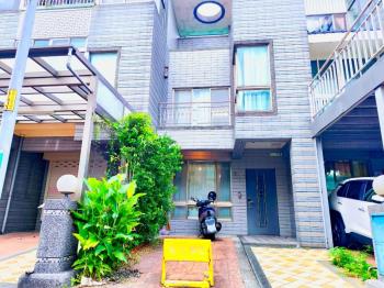 楊梅蘋果村方便停車大空間