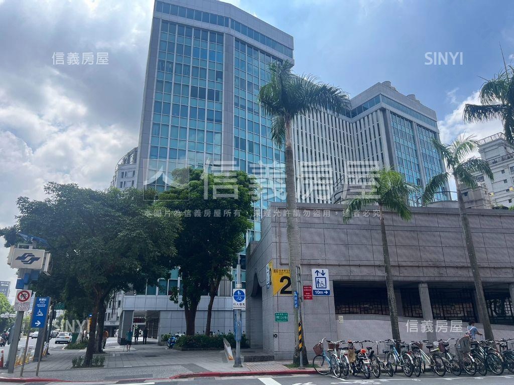 稀！忠孝新生旁角間大店面房屋室內格局與周邊環境