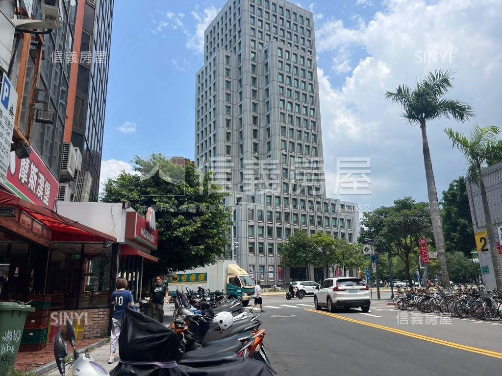 稀！忠孝新生旁角間大店面房屋室內格局與周邊環境