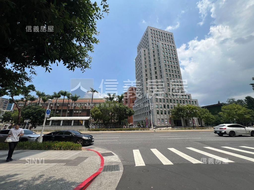 稀！忠孝新生旁角間大店面房屋室內格局與周邊環境