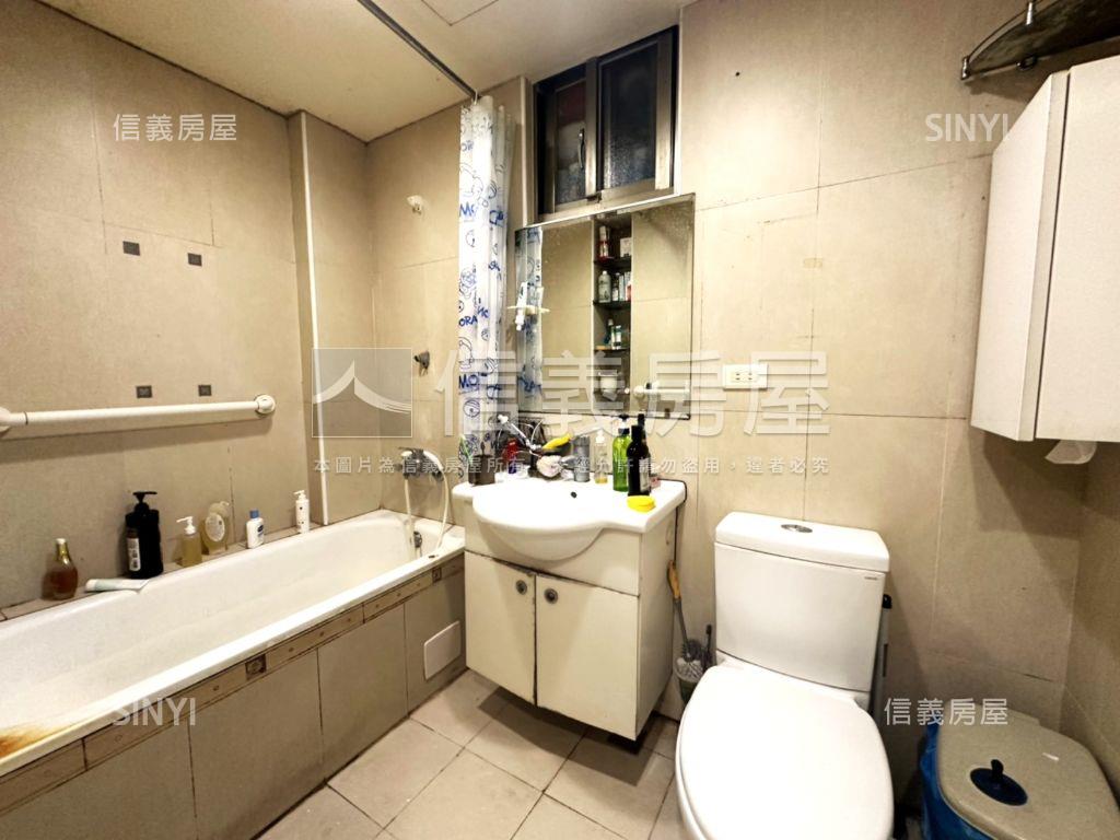 仁愛國館５房３衛美廈房屋室內格局與周邊環境