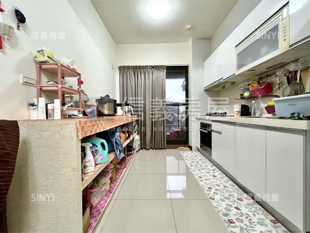 高大蔚藍海兩房衛浴全開窗房屋室內格局與周邊環境