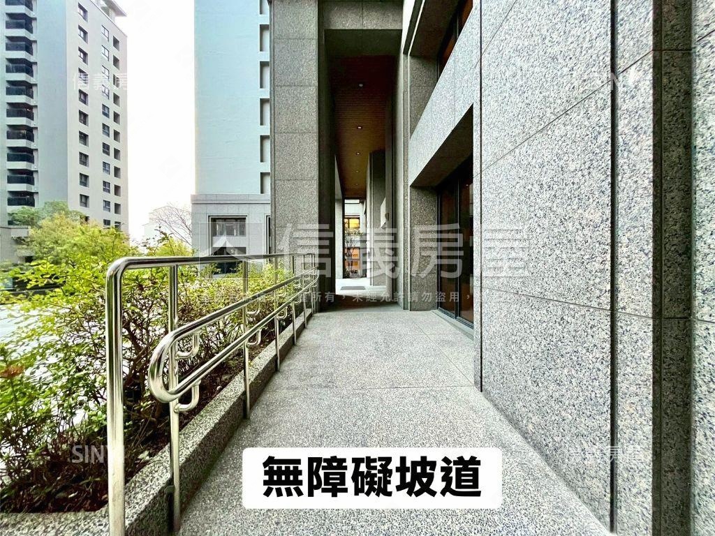 高大蔚藍海兩房衛浴全開窗房屋室內格局與周邊環境