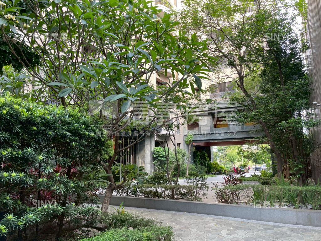 鼎泰風華帝王視野戶房屋室內格局與周邊環境