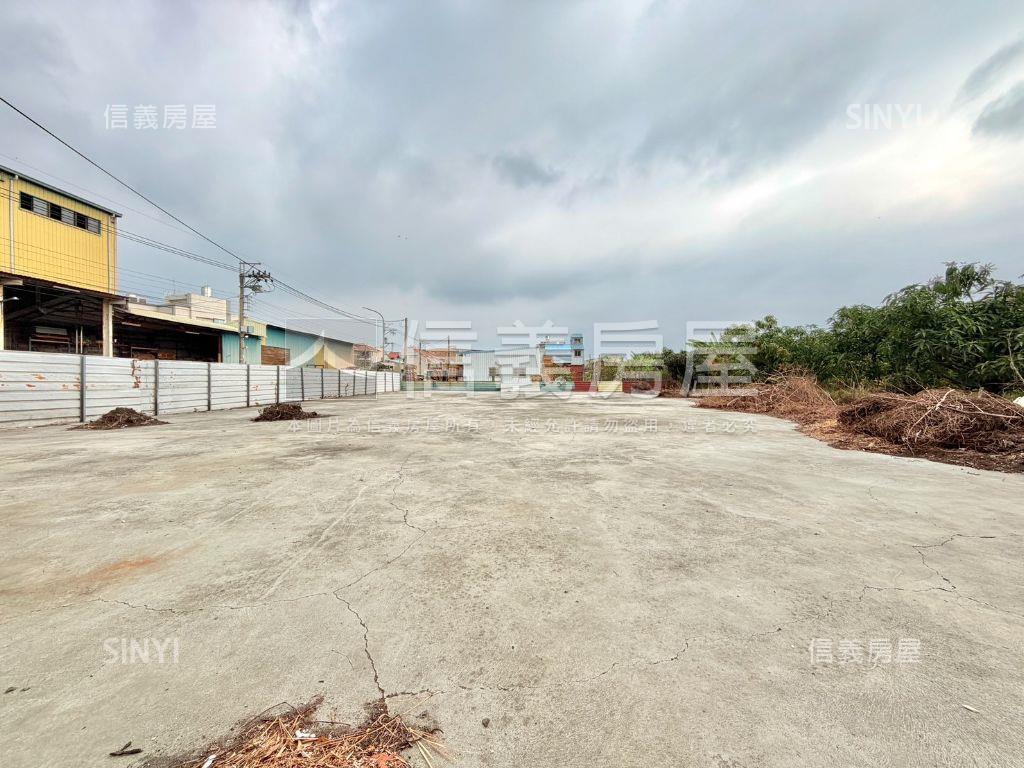 官田臨路約１５米百坪地Ａ房屋室內格局與周邊環境