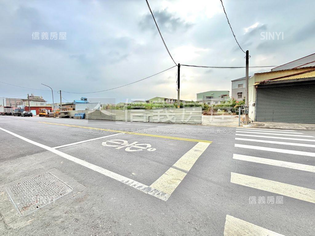 官田臨路約１５米百坪地Ａ房屋室內格局與周邊環境