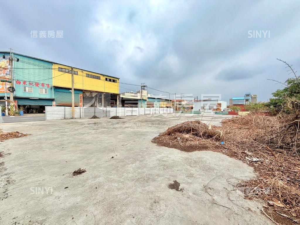 官田臨路約１５米百坪地Ａ房屋室內格局與周邊環境