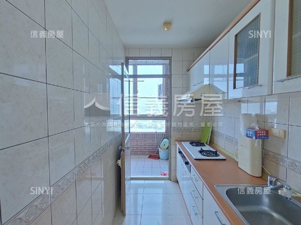 哈佛兩房＋平面車位～讚！房屋室內格局與周邊環境