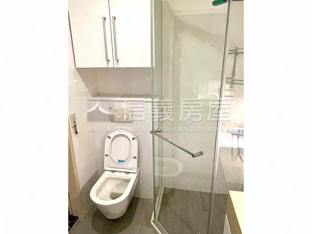 豪宅區香榭朝東房屋室內格局與周邊環境