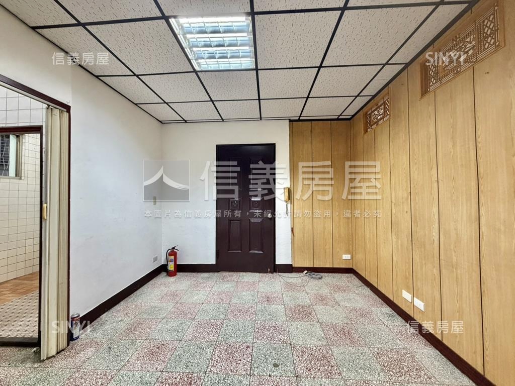 貴興路黃金店面一二樓房屋室內格局與周邊環境