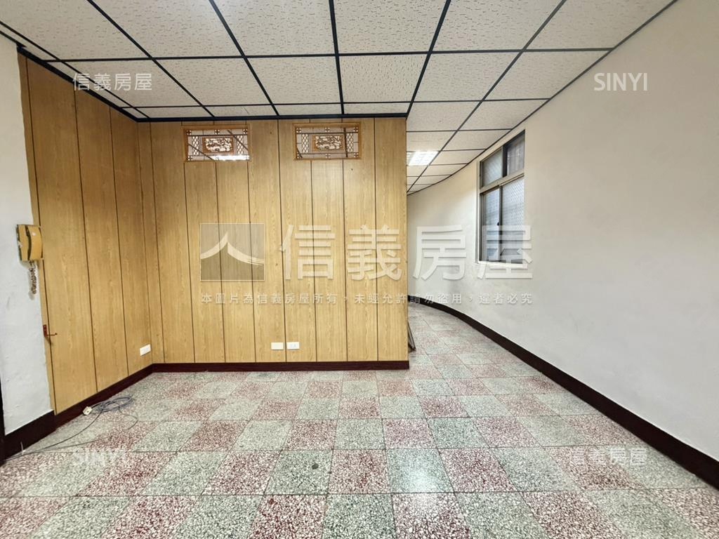貴興路黃金店面一二樓房屋室內格局與周邊環境