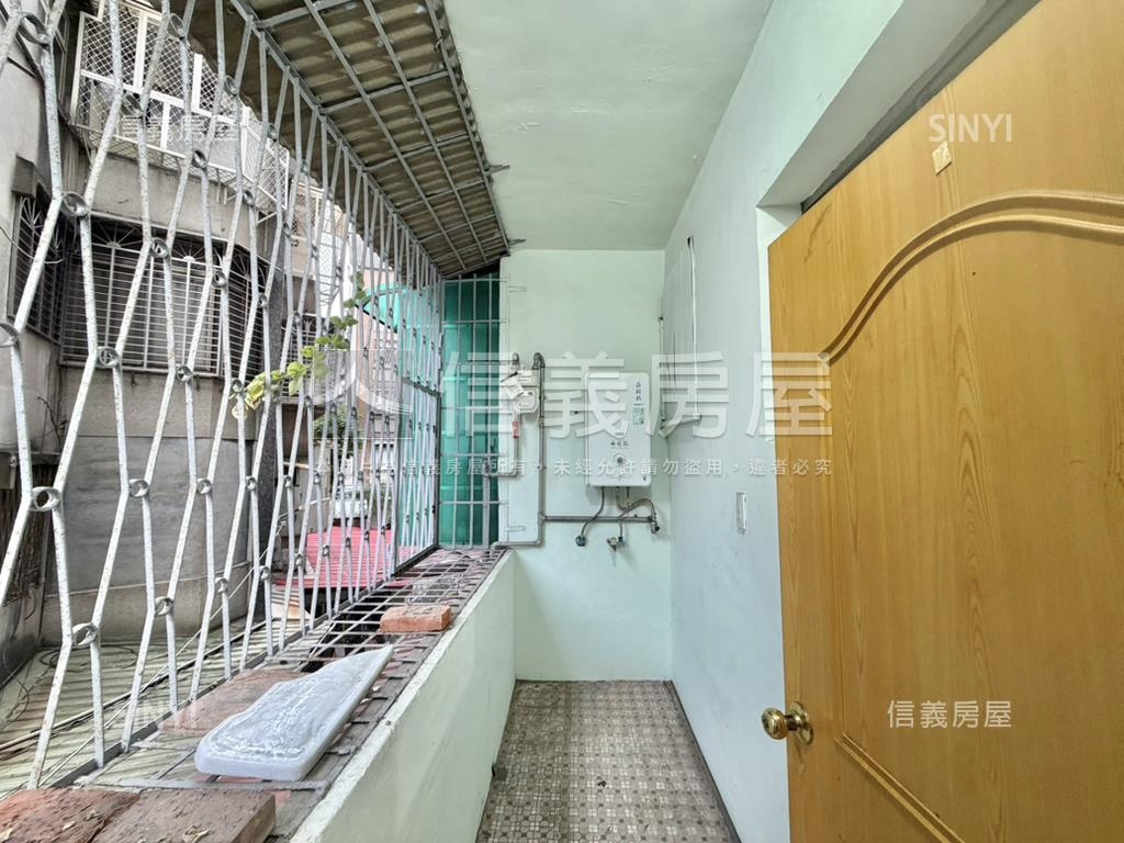 貴興路黃金店面一二樓房屋室內格局與周邊環境