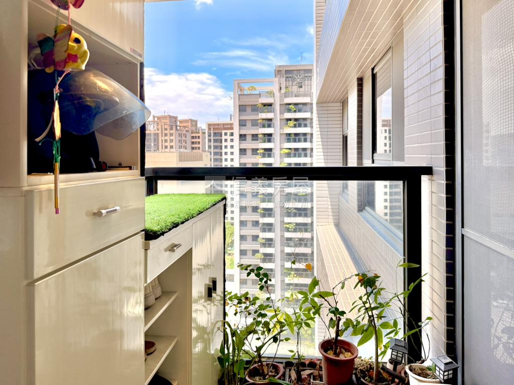 ★捷運首席陽台進出三房房屋室內格局與周邊環境