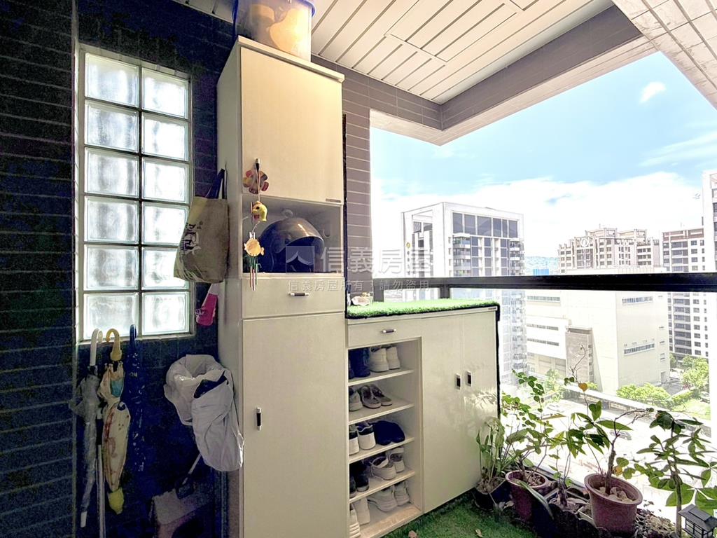 ★捷運首席陽台進出三房房屋室內格局與周邊環境