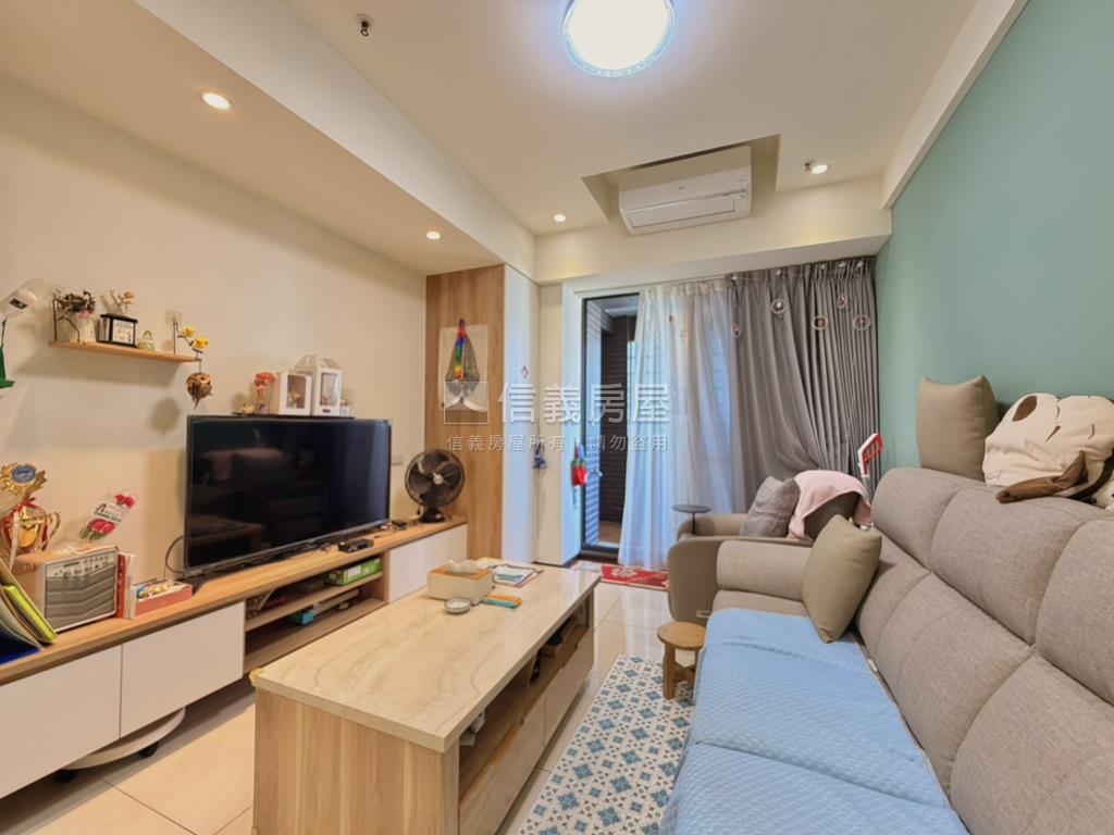 ★捷運首席陽台進出三房房屋室內格局與周邊環境