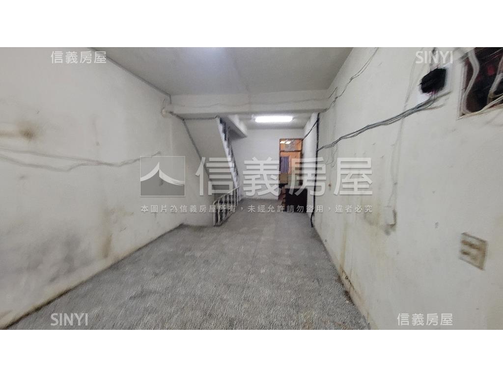 近Ａ２１捷運站透天店面房屋室內格局與周邊環境