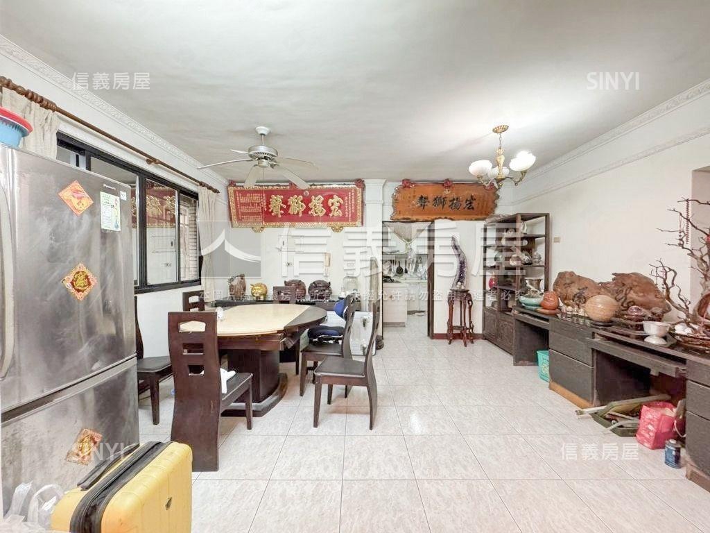 近車站大面寬公寓１Ｆ房屋室內格局與周邊環境