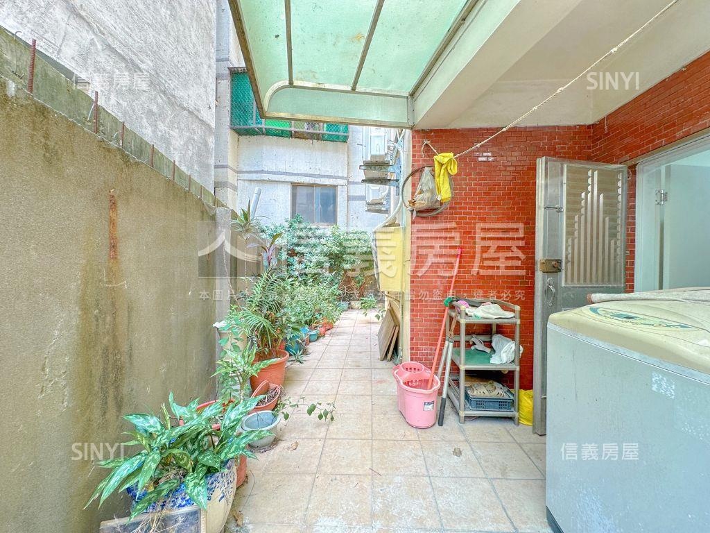 近車站大面寬公寓１Ｆ房屋室內格局與周邊環境