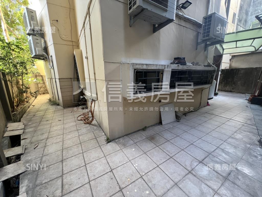 近車站大面寬公寓１＋２Ｆ房屋室內格局與周邊環境