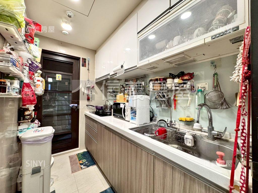 一點利商圈捷運兩房雙車位房屋室內格局與周邊環境