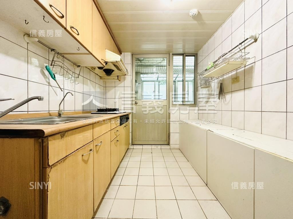 重劃區千萬內三房車位房屋室內格局與周邊環境