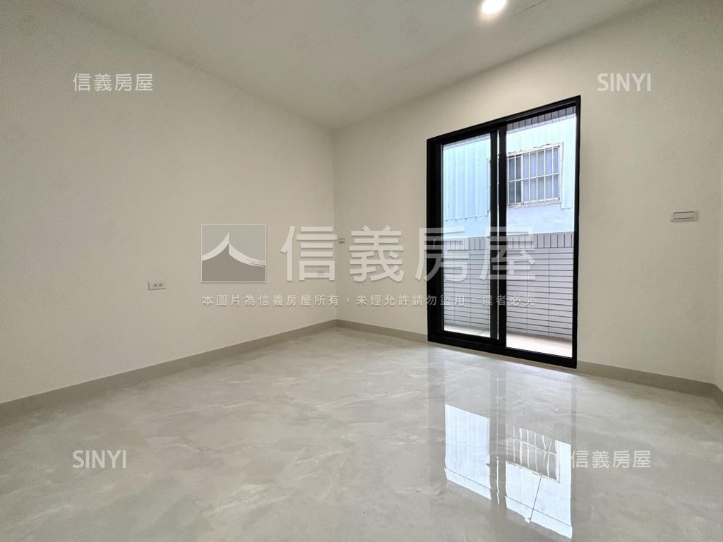 正路ＳＲＣ新落成電梯透天房屋室內格局與周邊環境