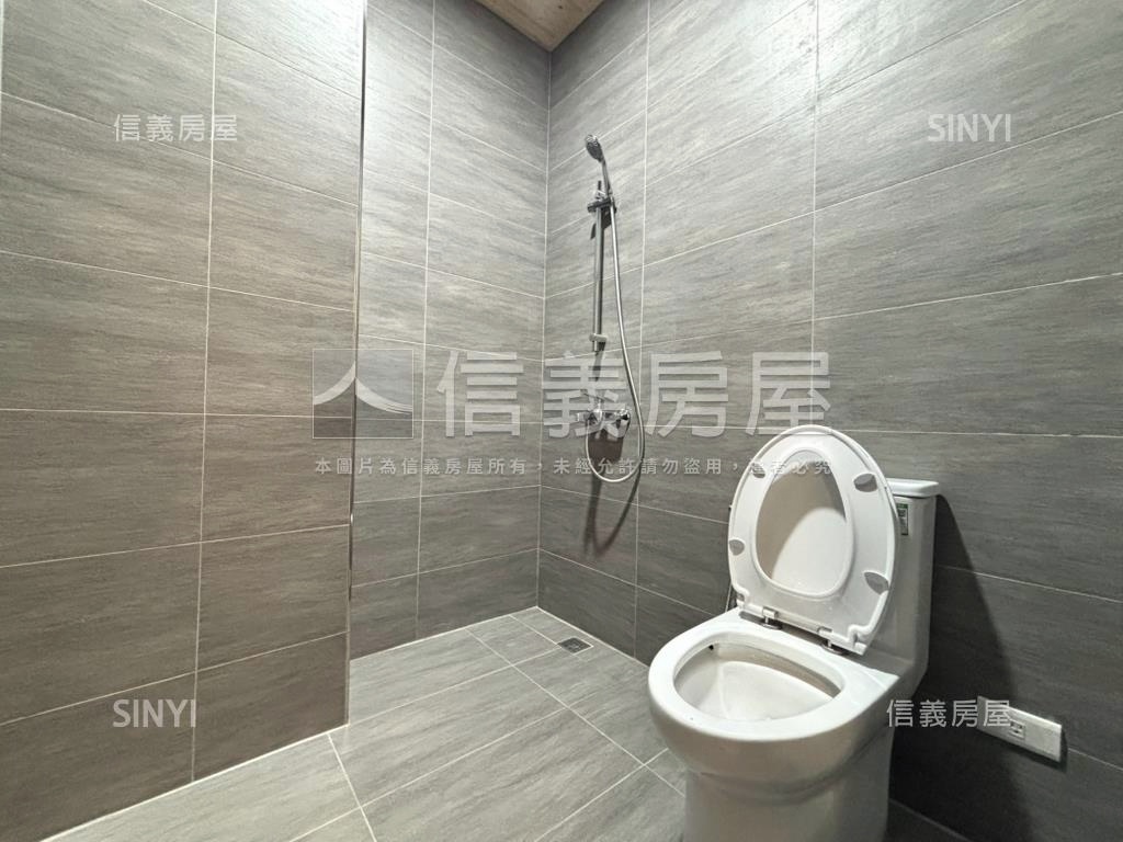 正路ＳＲＣ新落成電梯透天房屋室內格局與周邊環境