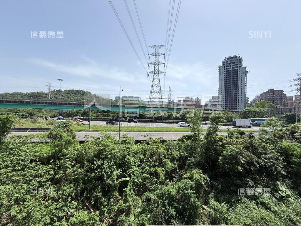 半島全新３房附車位３樓房屋室內格局與周邊環境
