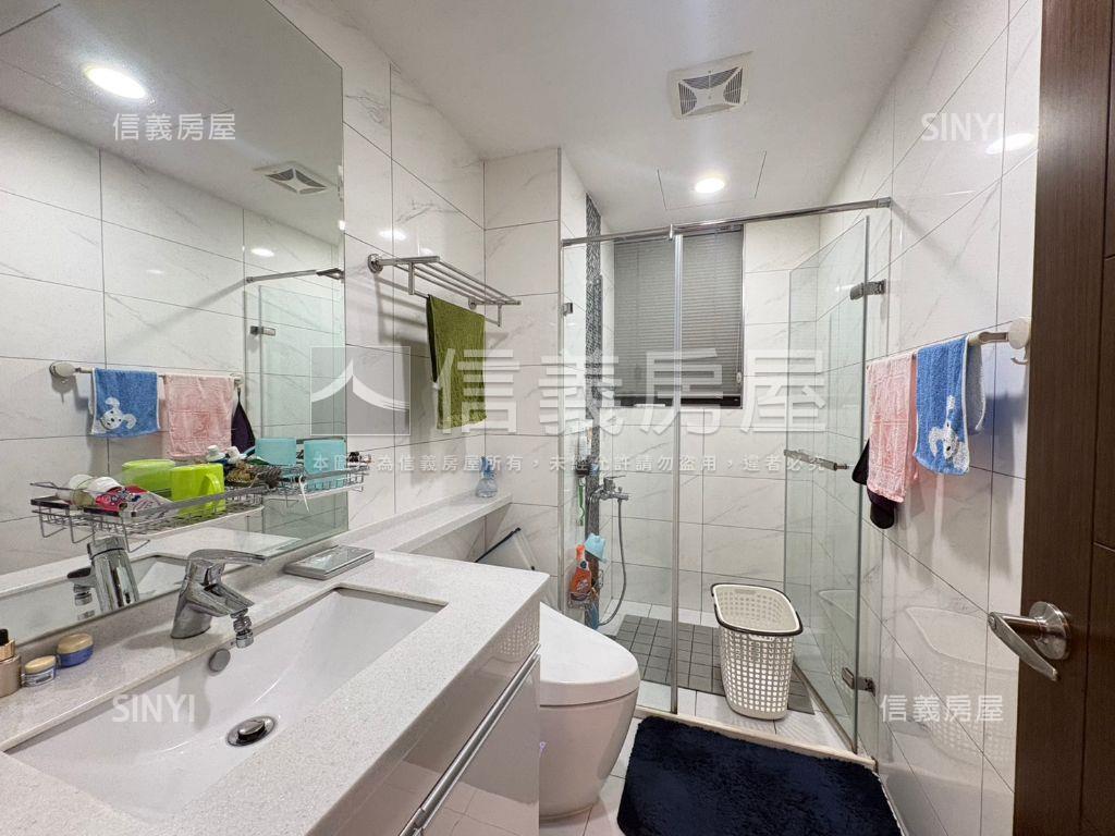 君泰【凰】豪景觀四房車位房屋室內格局與周邊環境