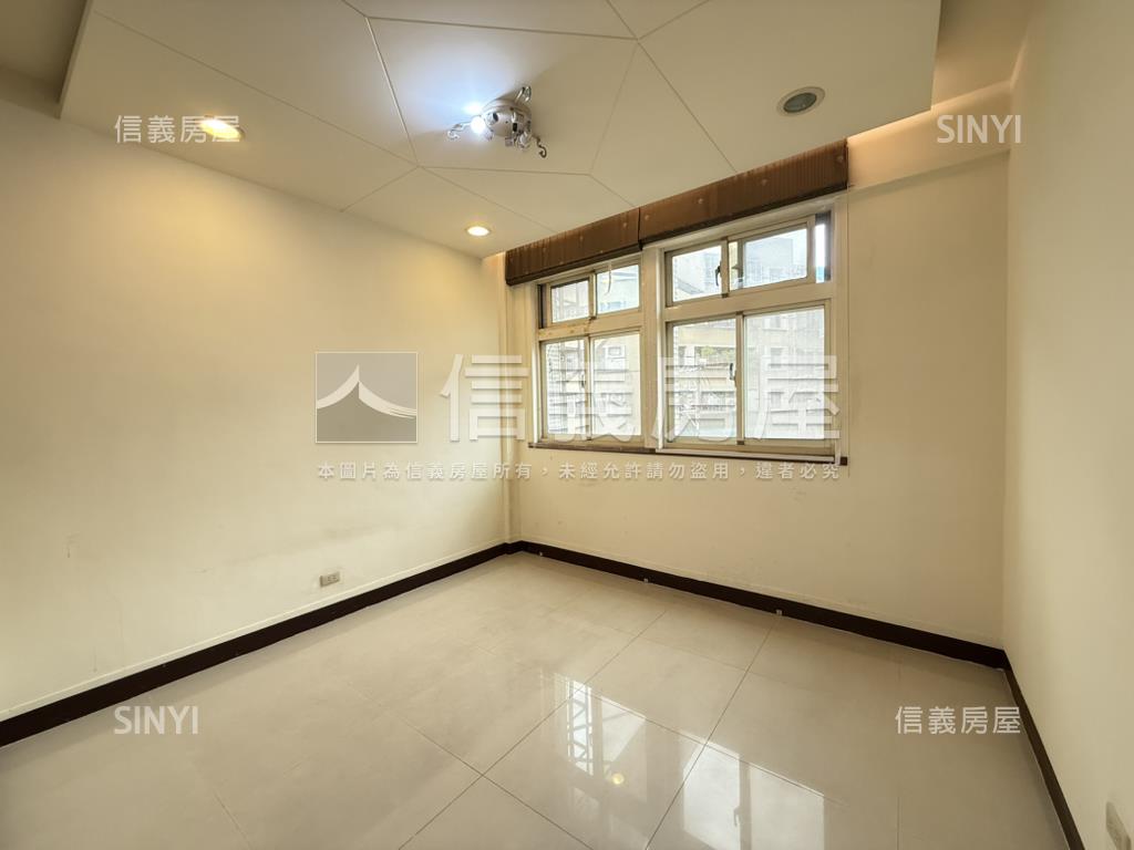 ★稀有低樓層３房美寓★房屋室內格局與周邊環境